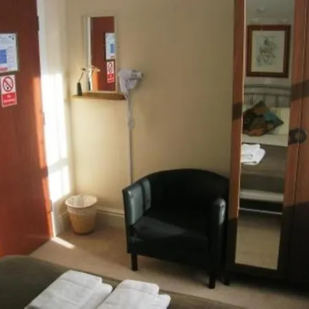Pensionat Lyness 3*