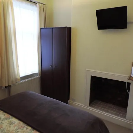 Lyness Guest house 3*